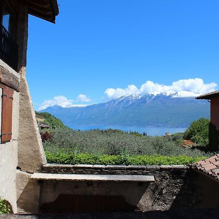 Albergo Locanda Cavallino Toscolano Maderno Exterior photo