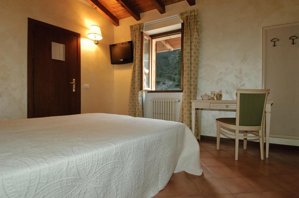 Albergo Locanda Cavallino Toscolano Maderno Room photo