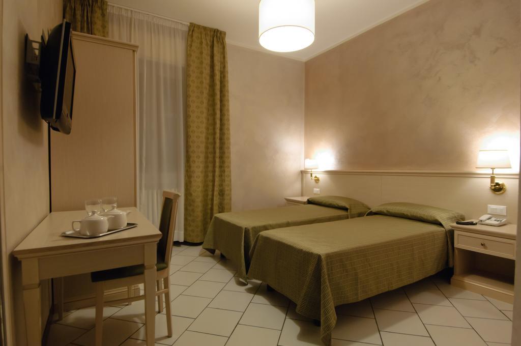 Albergo Locanda Cavallino Toscolano Maderno Room photo