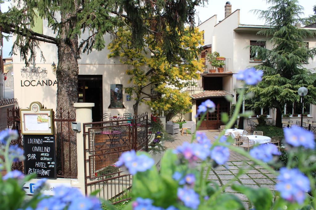 Albergo Locanda Cavallino Toscolano Maderno Exterior photo